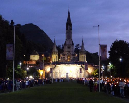 Lourdes2016_04_procession mariale 7