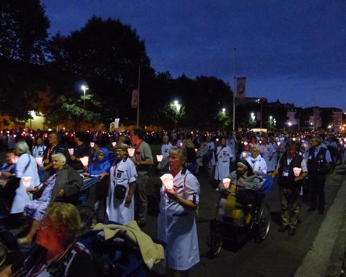 Lourdes2016_04_procession mariale 11