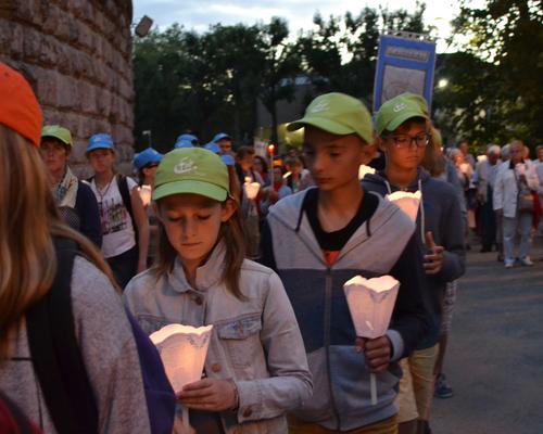 lourdes2016-05 procession mariale  12