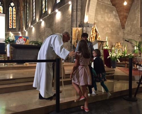 Laissez venir à moi les petits enfants dit Jésus