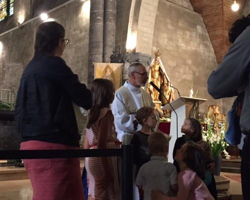 Laissez venir à moi les petits enfants et leurs parents NDLR