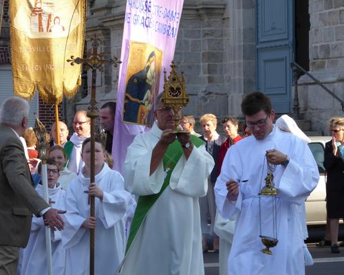 Procession reliques St Gery  sept 2016 (6)