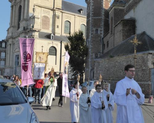 Procession reliques St Gery  sept 2016 (7)