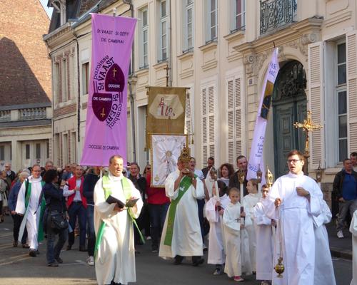 Procession reliques St Gery  sept 2016 (13)