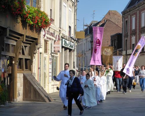 Procession reliques St Gery  sept 2016 (14)