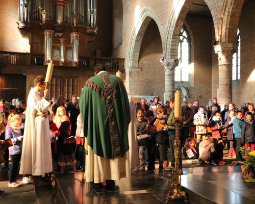 1611_Caté-messe 29
