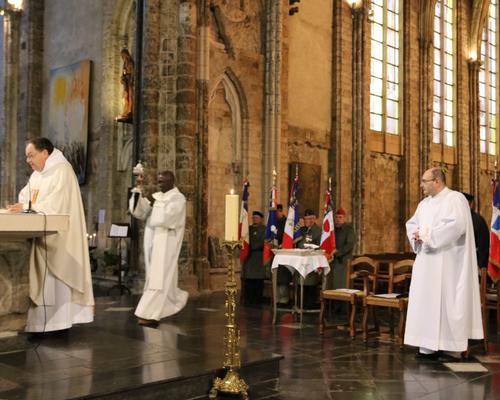 1611_Messe pour victimes de ttes les guerres 30