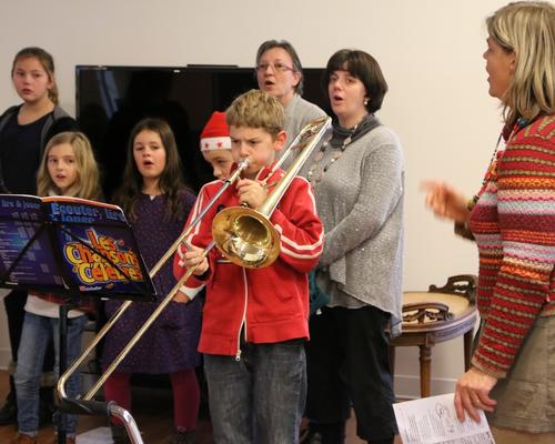1612_Caté chante Noël résidence MDV 24