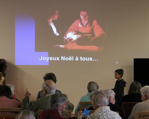1612_Caté chante Noël résidence MDV 32