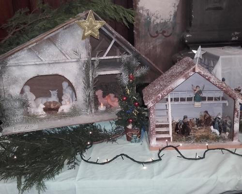 Une crèche apportée par une famille de Condé