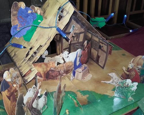 Une crèche en carton
