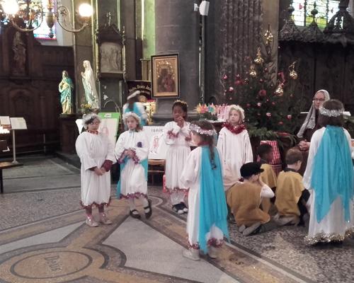 Une partie du spectacle des enfants de l'ACE