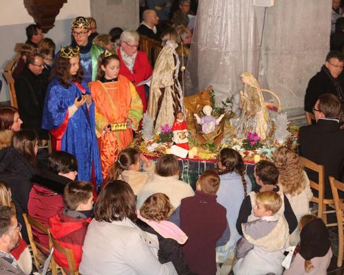 Bergers et mages autour de l'Enfant Jésus ....