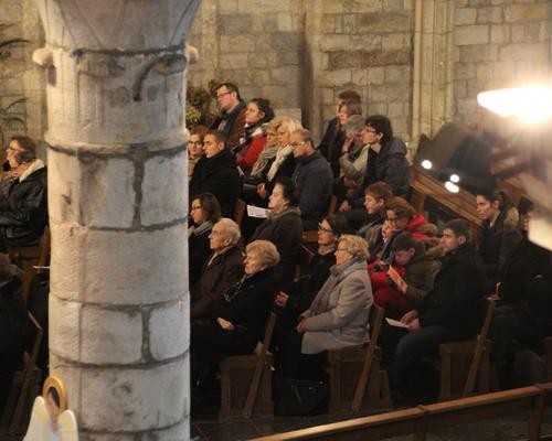 Depuis la tribune.