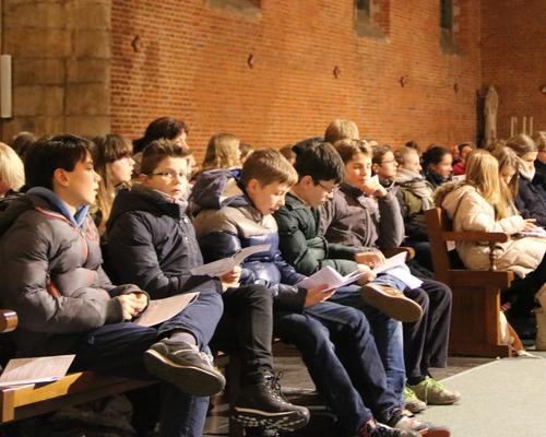 1701_Messe avec les jeunes de l AEP 26