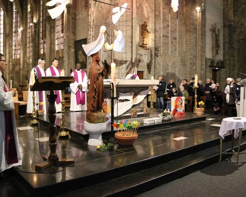 1702_Onction des malades (église ND) 54