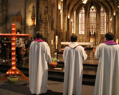 1702_Messe des familles en deuil 48