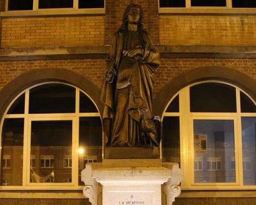 La statue de Saint-Jean...