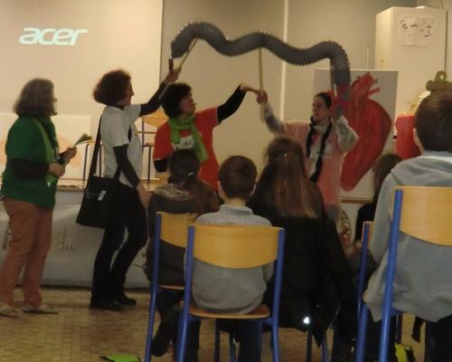 le serpent des tentations, encore dépourvu de ses anneaux 
