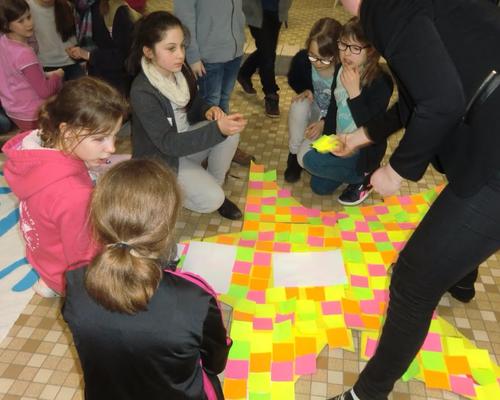 au cours de la soirée l'étoile délivre peu à peu son secret