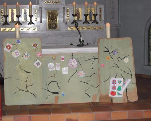 Sauvés par Jésus qui nous montre comment  résister au tentateur, le désert refleurit  de toutes les œuvres de grâce ...
