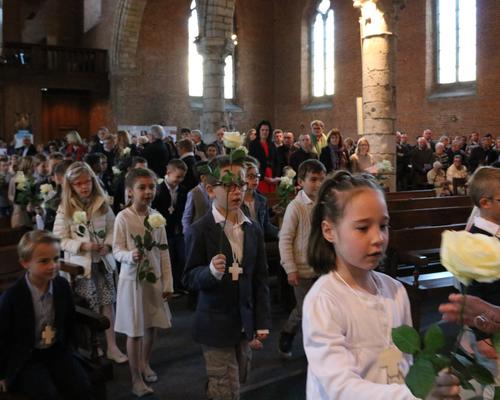 1704_1ères communions (Ecole St-Jean) 8