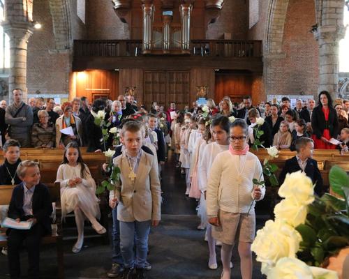 1704_1ères communions (Ecole St-Jean) 12