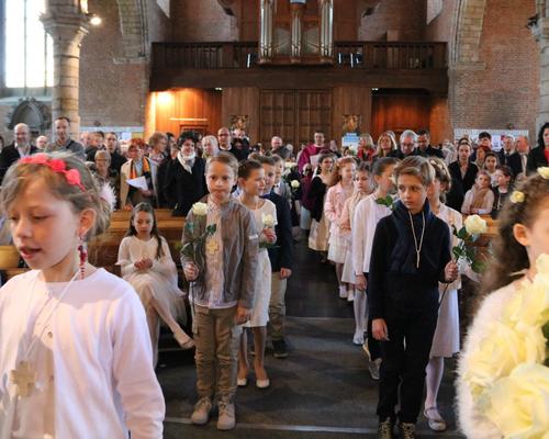 1704_1ères communions (Ecole St-Jean) 13