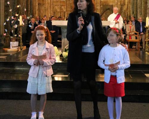 1704_1ères communions (Ecole St-Jean) 19