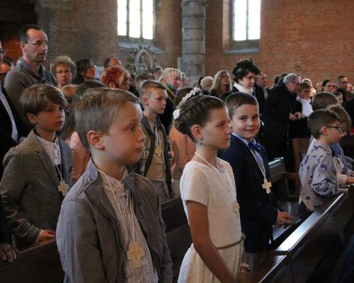 1704_1ères communions (Ecole St-Jean) 23