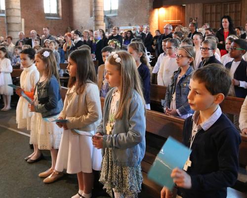 1704_1ères communions (Ecole St-Jean) 26