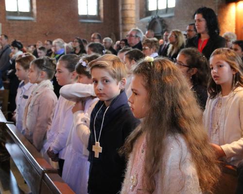 1704_1ères communions (Ecole St-Jean) 29