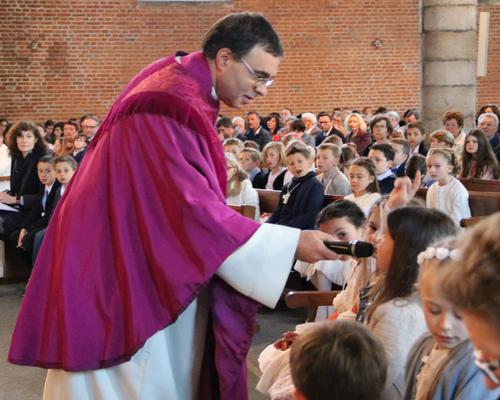 1704_1ères communions (Ecole St-Jean) 45