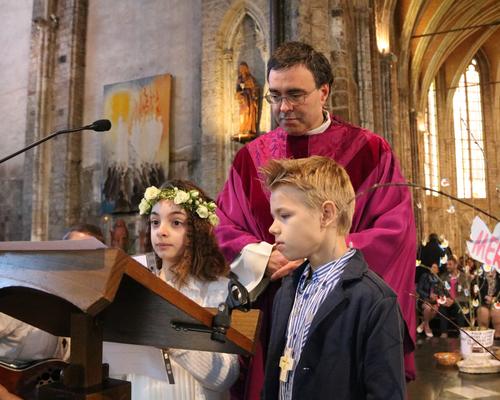 1704_1ères communions (Ecole St-Jean) 55