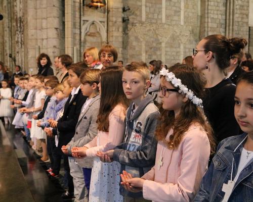1704_1ères communions (Ecole St-Jean) 85