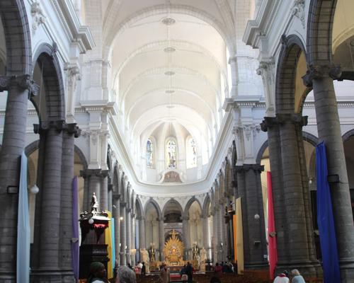 La magnifique collégiale.