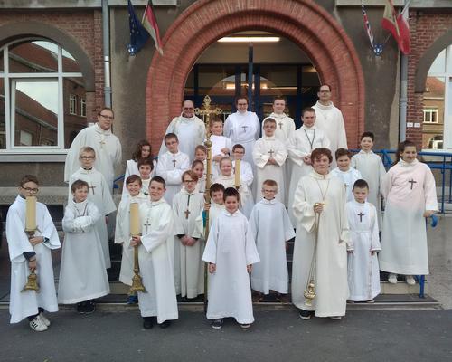 1704_Le groupe des servants de messe