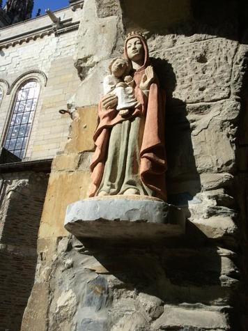 Statue Marie Cathedrale Angers