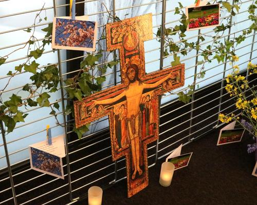 1704_Messe au CHD 39
