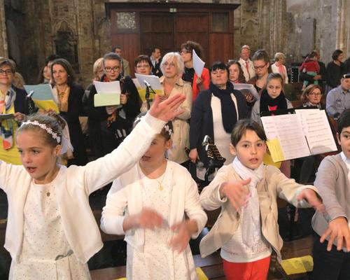 1705_1ères communions (Ecole de la Ste-Union) 9