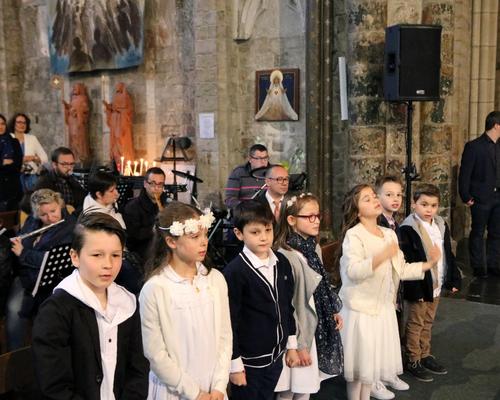 1705_1ères communions (Ecole de la Ste-Union) 10