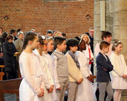 1705_1ères communions (Ecole de la Ste-Union) 22