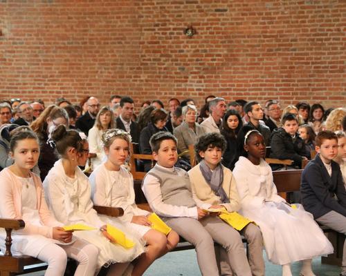 1705_1ères communions (Ecole de la Ste-Union) 36