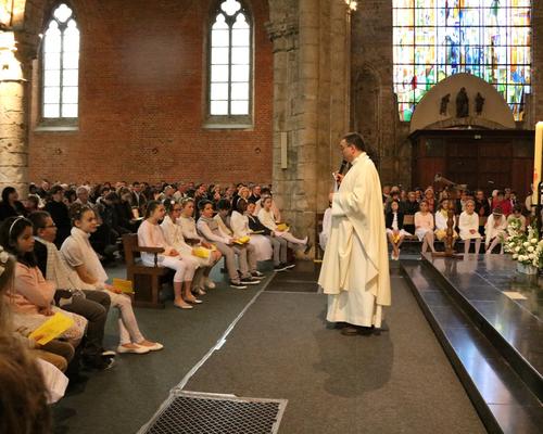 1705_1ères communions (Ecole de la Ste-Union) 44