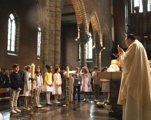 1705_1ères communions (Ecole de la Ste-Union) 77