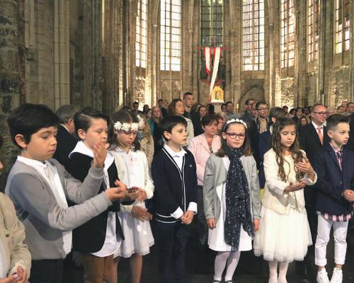 1705_1ères communions (Ecole de la Ste-Union) 81