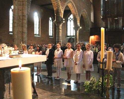 1705_1ères communions (Ecole de la Ste-Union) 85