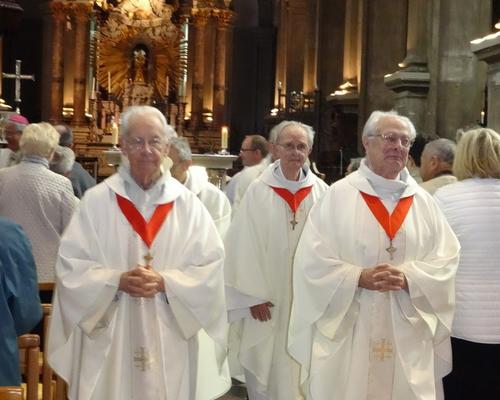 Les abbés Francelle, Bricout et derrière l'abbé Devred