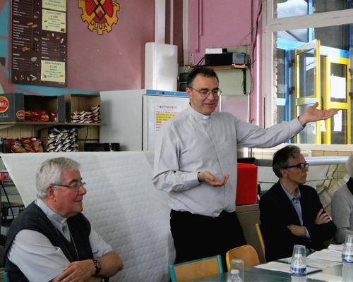 1705_Mgr Garnier rencontre les confirmands 17