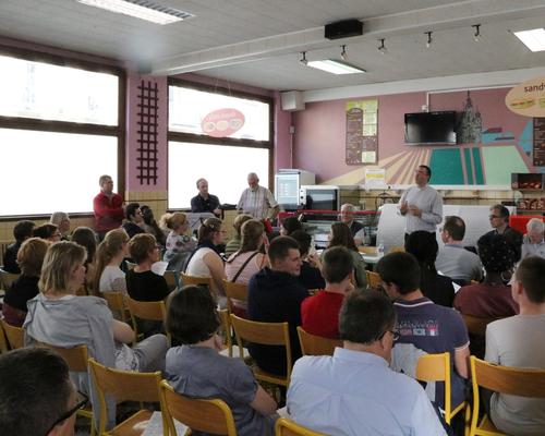 1705_Mgr Garnier rencontre les confirmands 18
